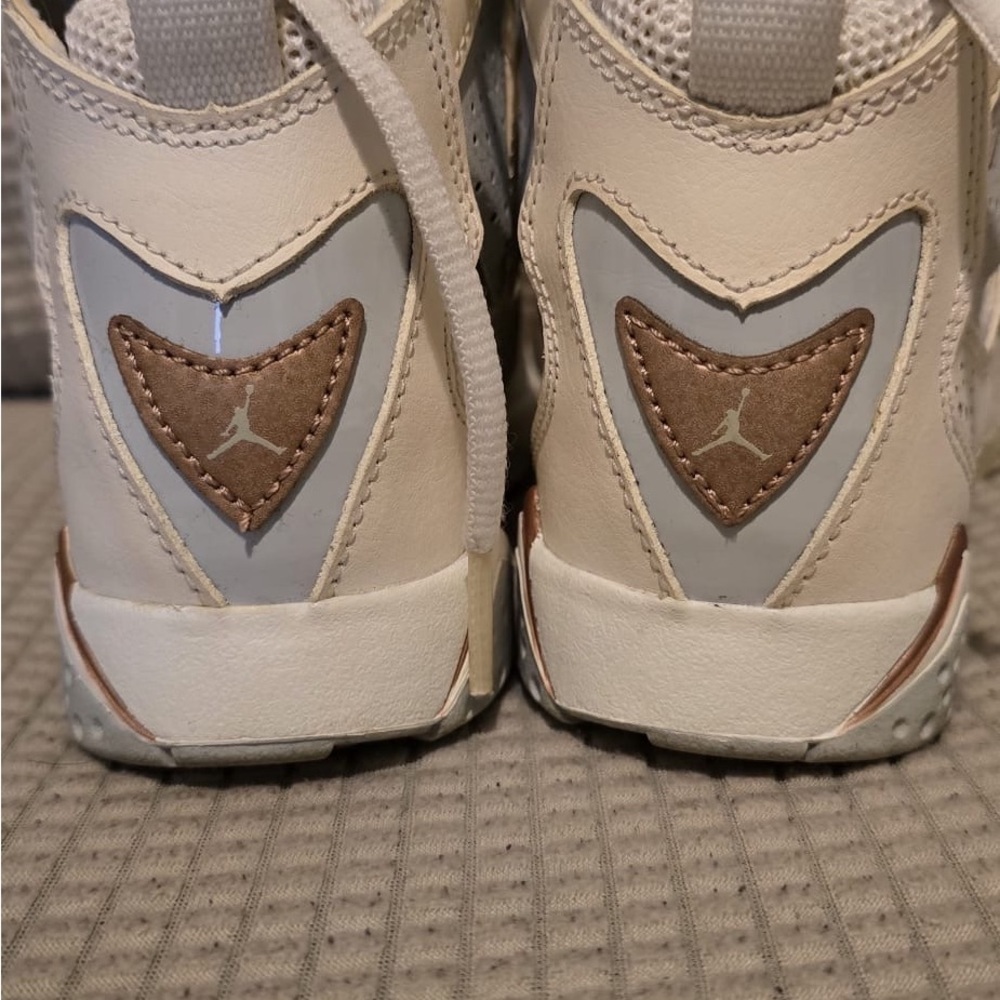 Jordan Kids White and Brown Sneakers - Picture 14 of 15